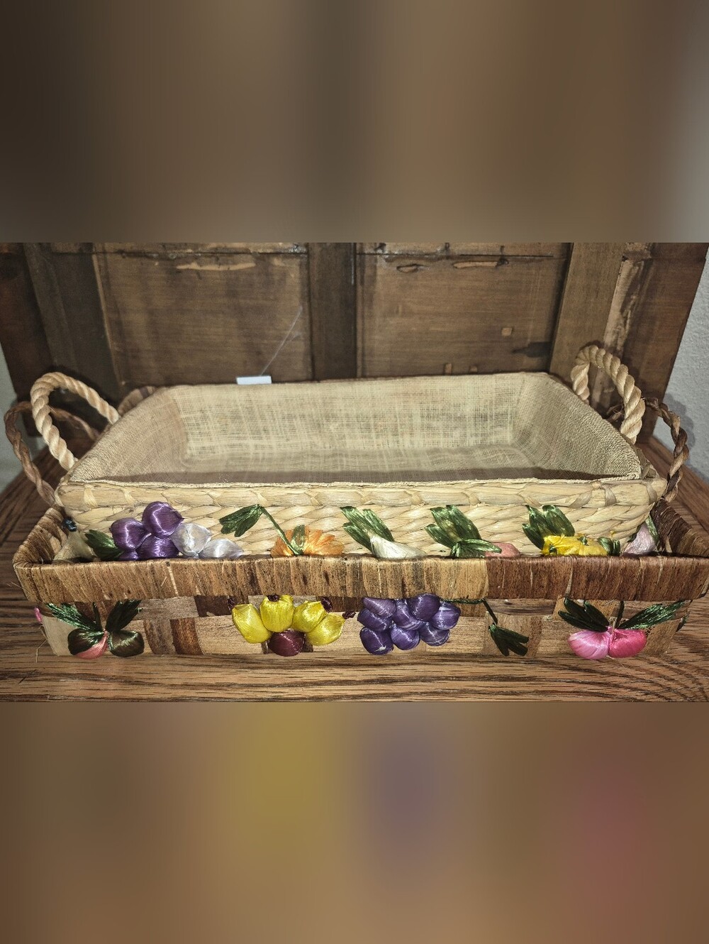 2 Vintage Raffia Woven Nesting Baskets decorated with colorful embroidered fruit - Picture 8 of 8